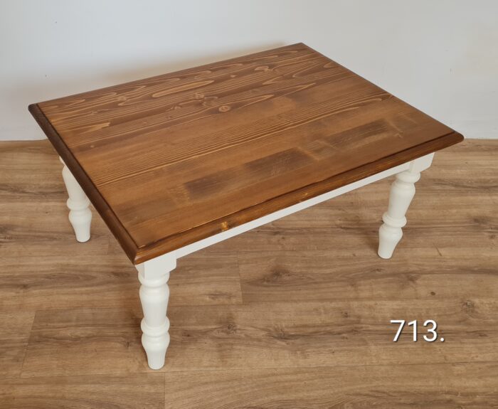O. Esztergált lábú kávé asztal 90x65x45 - új készítésű - Image 5