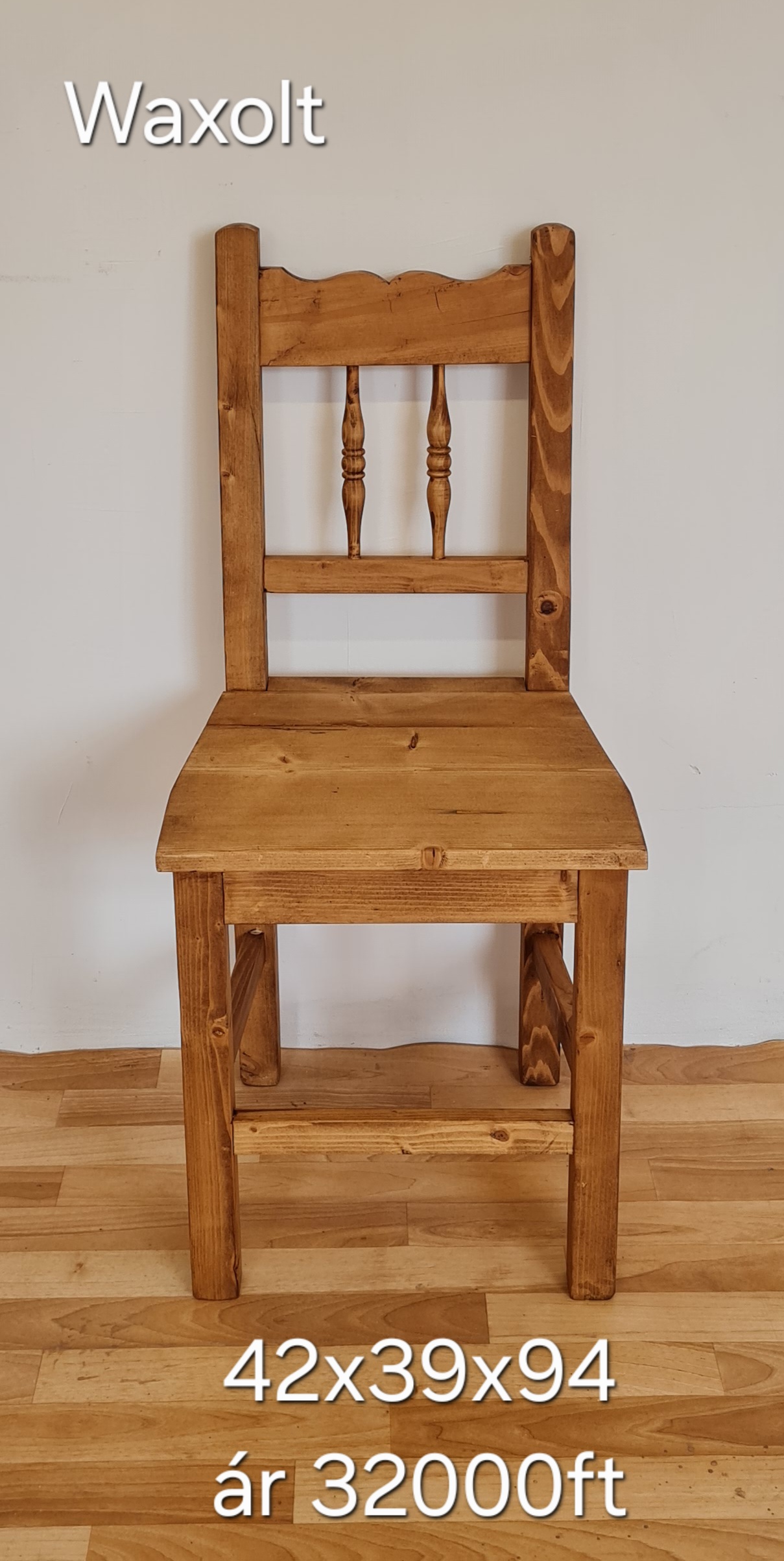P. Esztergált szék 42x39x94cm - új készítésű