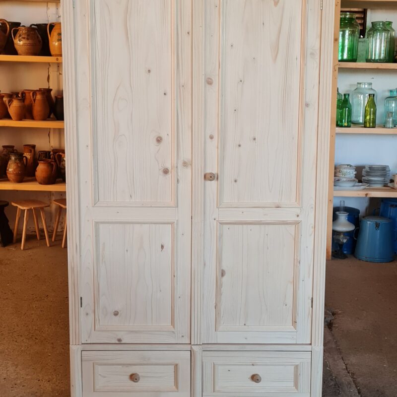 F. Ruhásszekrény díszes, 2 kis fiók, válfás 110x60x200cm – új készítésű