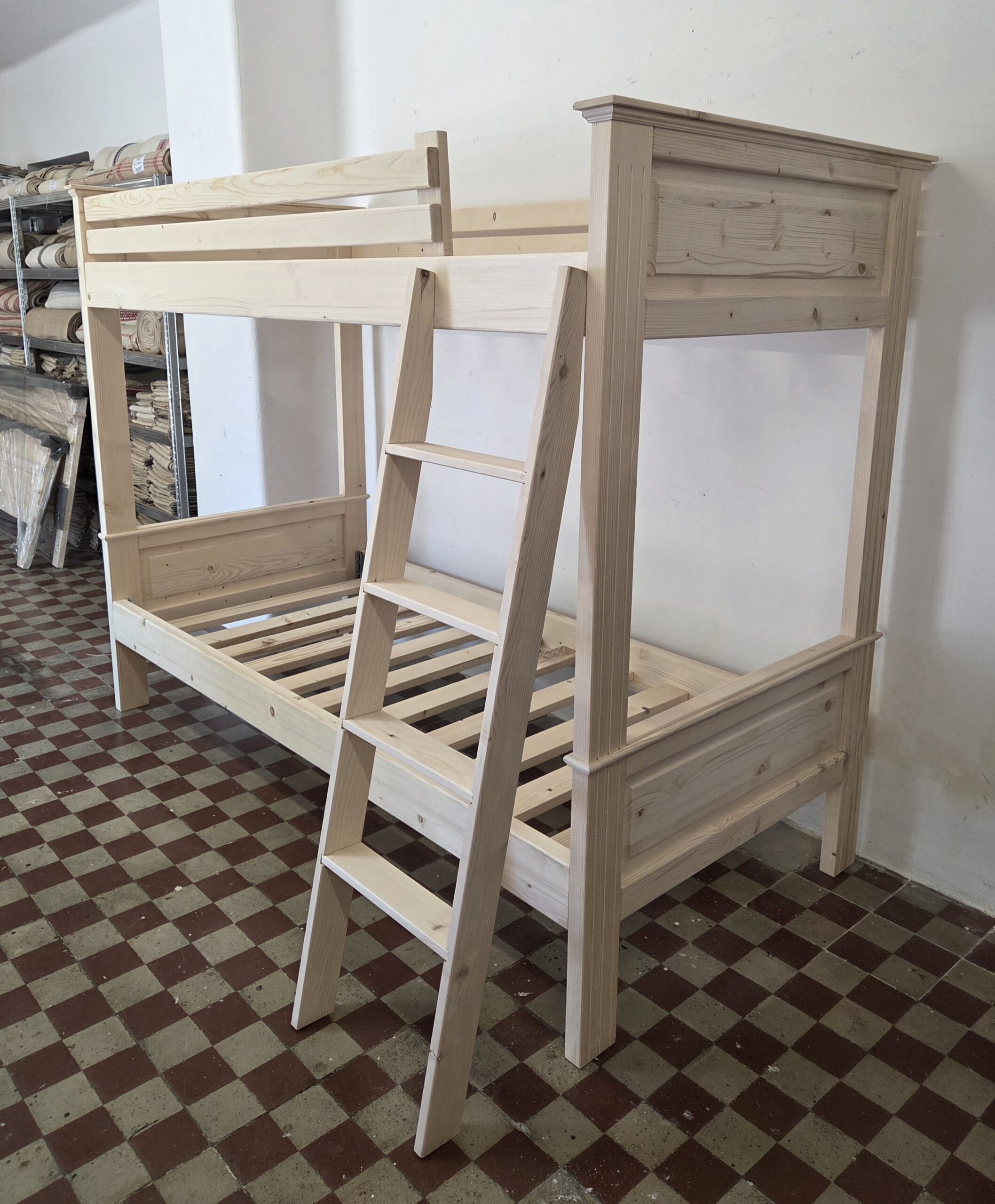 N. Raktáron Emeletes ágy 90x200x195cm - új készítésű